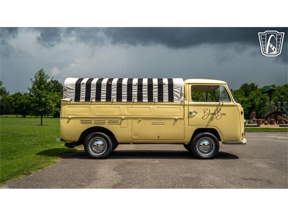 1968 Volkswagen Bay-Window Bus - Image 21 of 31