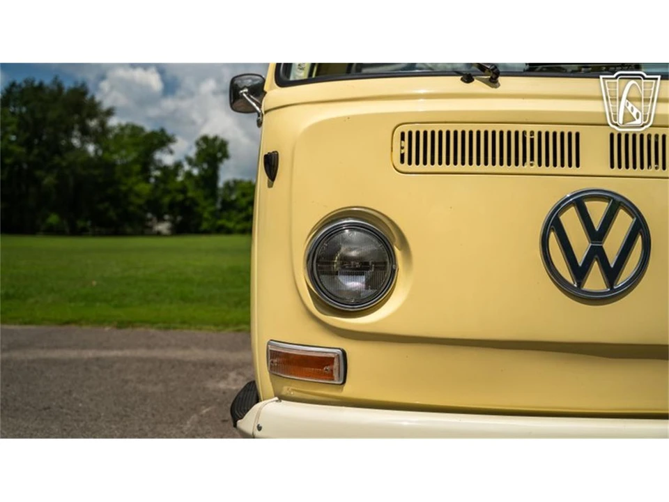 1968 Volkswagen Bay-Window Bus - Image 26 of 31