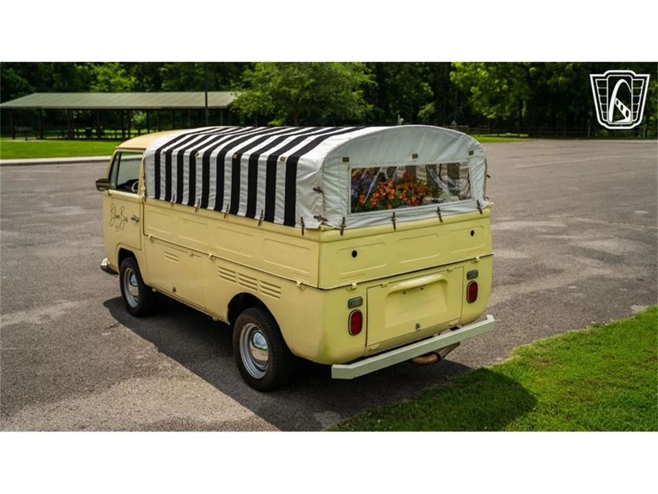 1968 Volkswagen Bay-Window Bus - Image 11 of 31