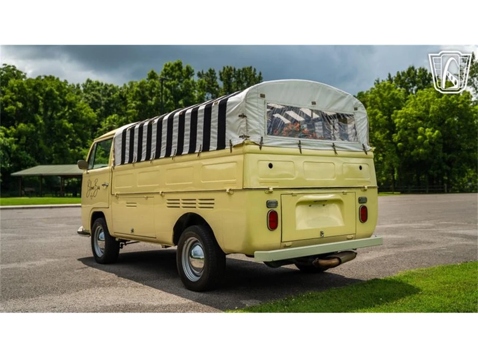 1968 Volkswagen Bay-Window Bus - Image 12 of 31