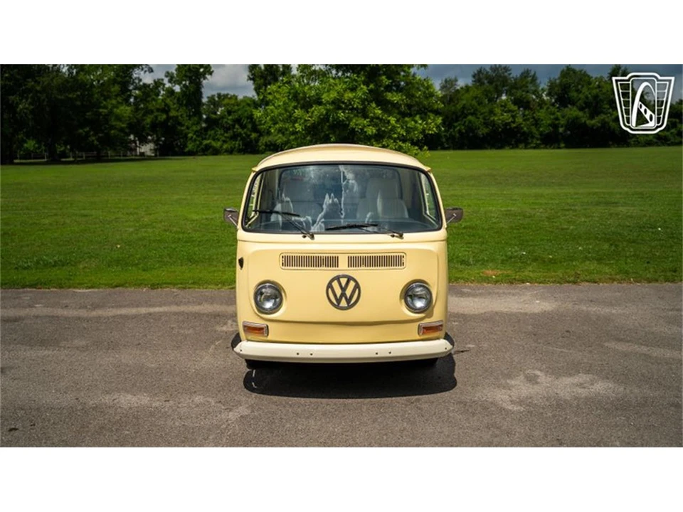 1968 Volkswagen Bay-Window Bus - Image 2 of 31