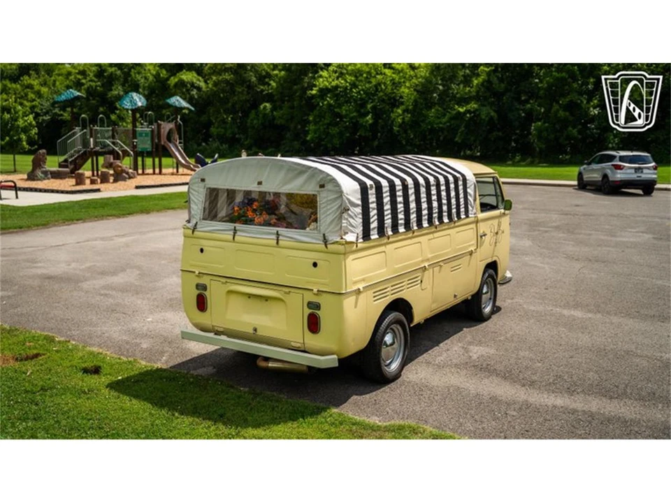 1968 Volkswagen Bay-Window Bus - Image 17 of 31