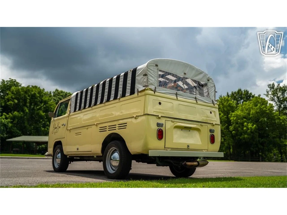 1968 Volkswagen Bay-Window Bus - Image 13 of 31