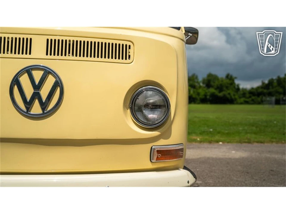1968 Volkswagen Bay-Window Bus - Image 28 of 31