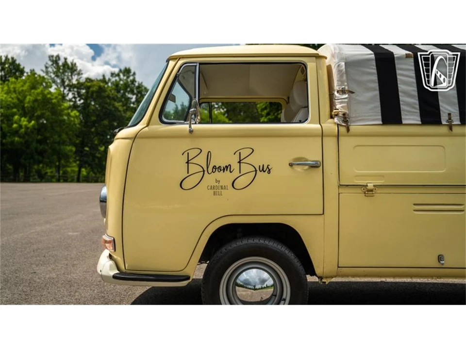1968 Volkswagen Bay-Window Bus - Image 29 of 31