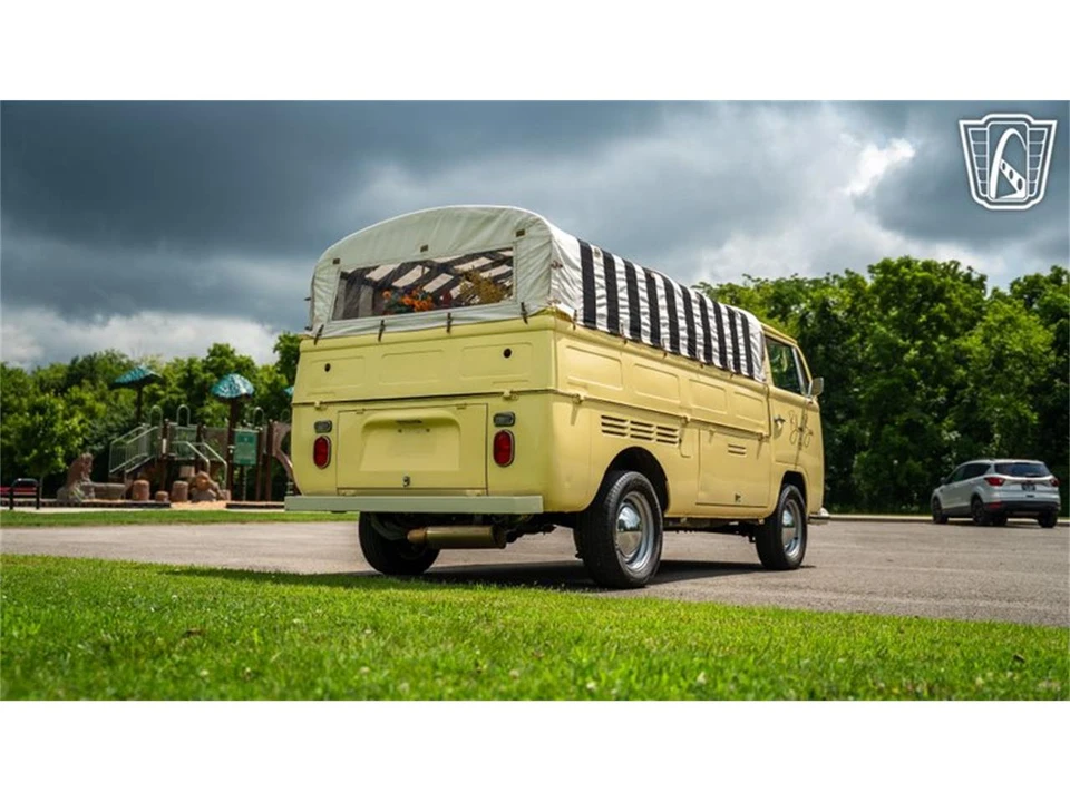 1968 Volkswagen Bay-Window Bus - Image 19 of 31