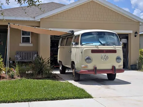 1968 Volkswagen Bus Campmobile