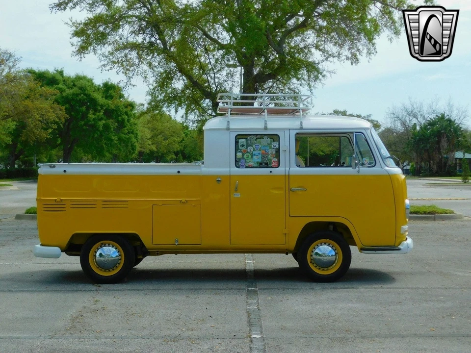1968 Volkswagen Bay-Window Bus - Image 16 of 21