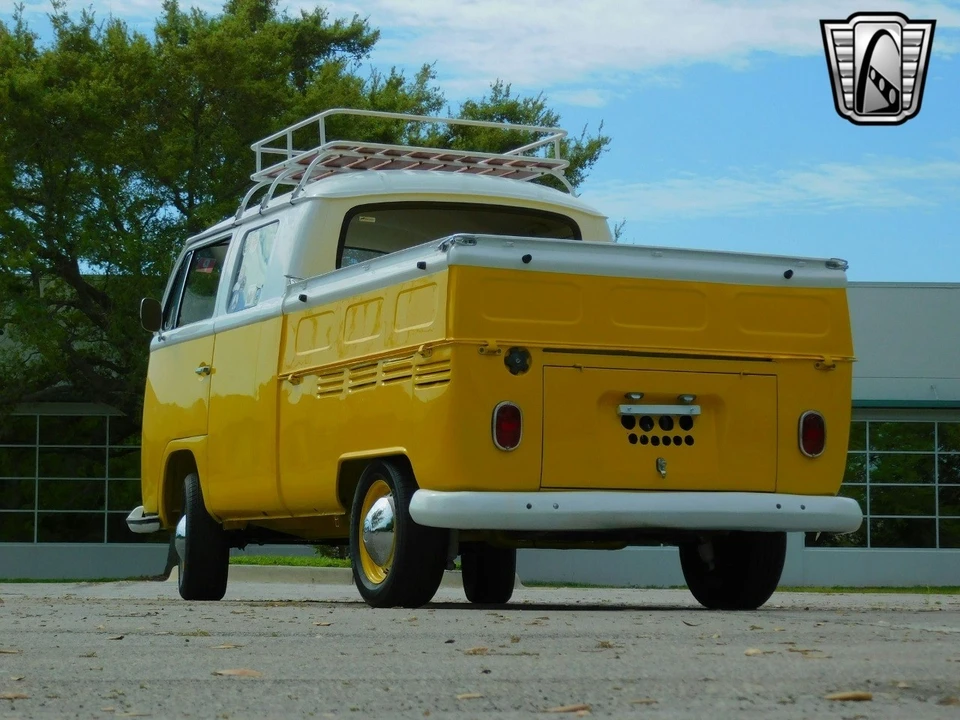 1968 Volkswagen Bay-Window Bus - Image 7 of 12