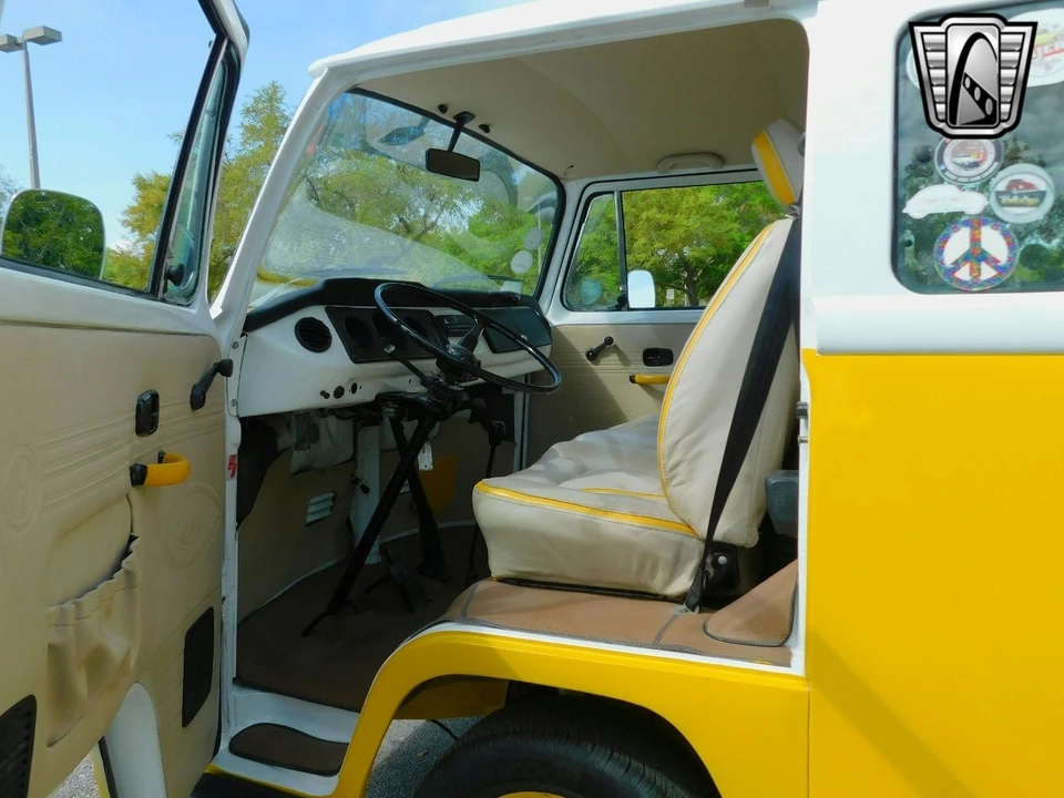 1968 Volkswagen Bay-Window Bus - Image 17 of 21