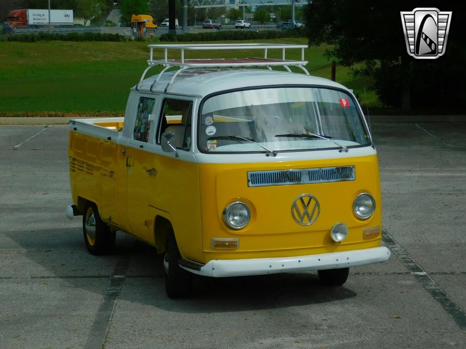 1968 Volkswagen Bay-Window Bus - Image 11 of 12