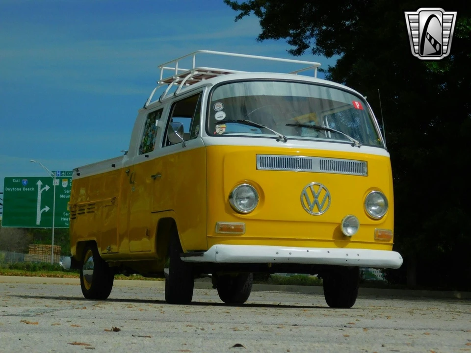 1968 Volkswagen Bay-Window Bus - Image 10 of 12