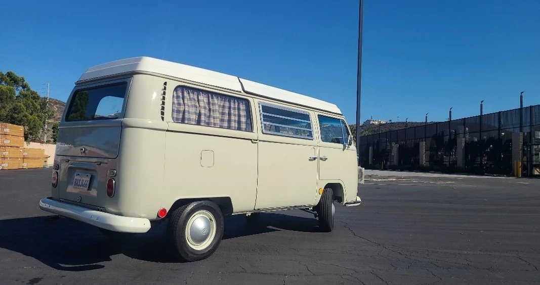 1968 Volkswagen Bay-Window Bus - Image 18 of 21