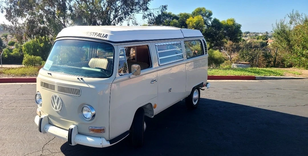 1968 Volkswagen Bay-Window Bus - Image 19 of 21