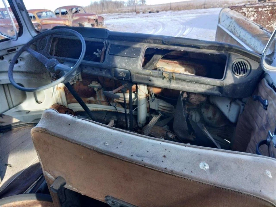 1968 Volkswagen Bay-Window Camper - Image 6 of 11