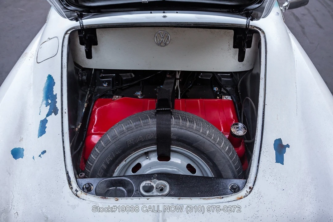 1968 Volkswagen Karmann Ghia Type 14 - Image 24 of 31