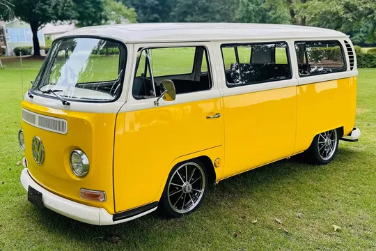 1968 Volkswagen Type 2 Bay-Window Bus