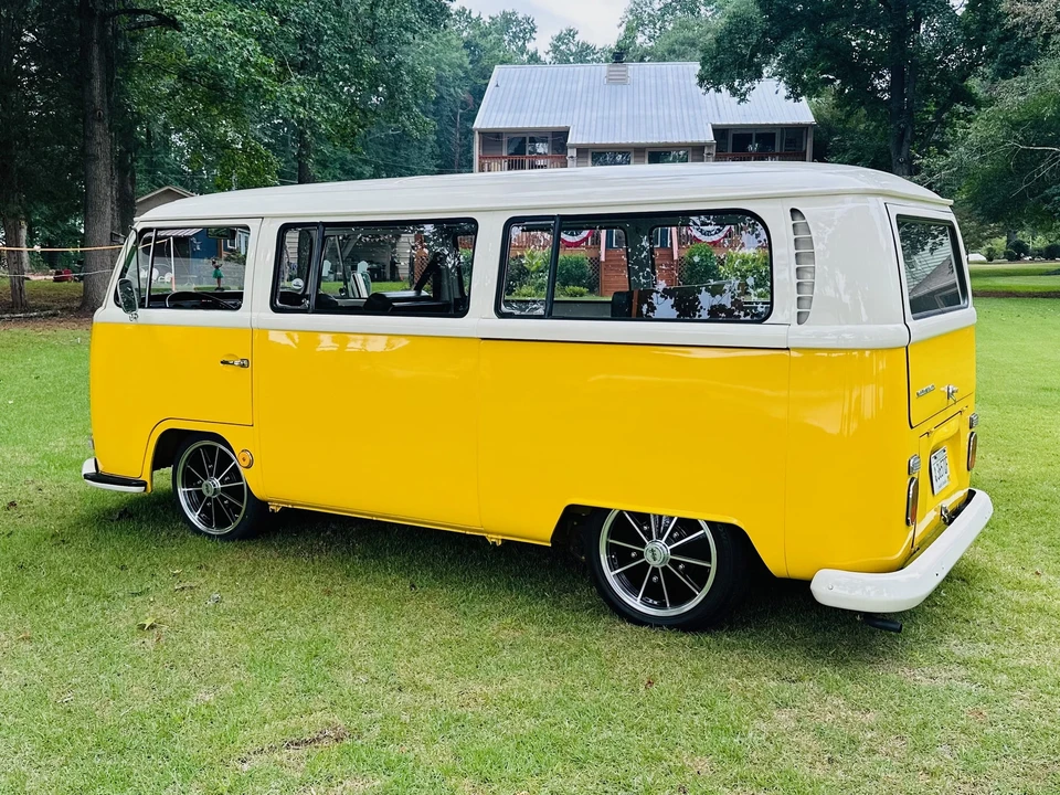 1968 Volkswagen Bay-Window Bus - Image 8 of 31