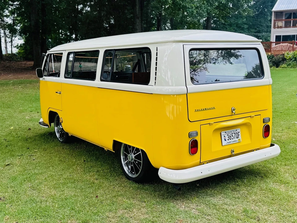 1968 Volkswagen Bay-Window Bus - Image 11 of 31