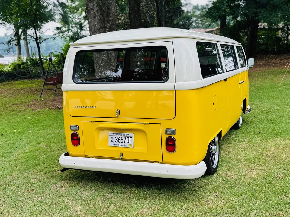 1968 Volkswagen Bay-Window Bus - Image 16 of 31