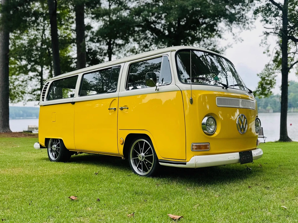 1968 Volkswagen Bay-Window Bus - Image 23 of 31