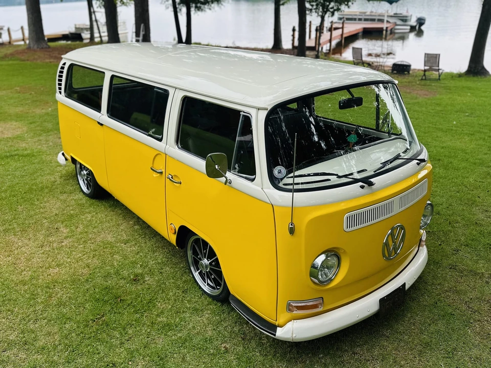 1968 Volkswagen Bay-Window Bus - Image 26 of 31
