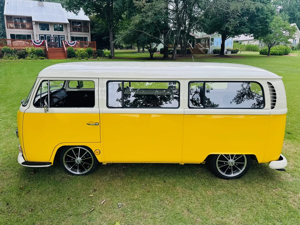1968 Volkswagen Bay-Window Bus - Image 5 of 31