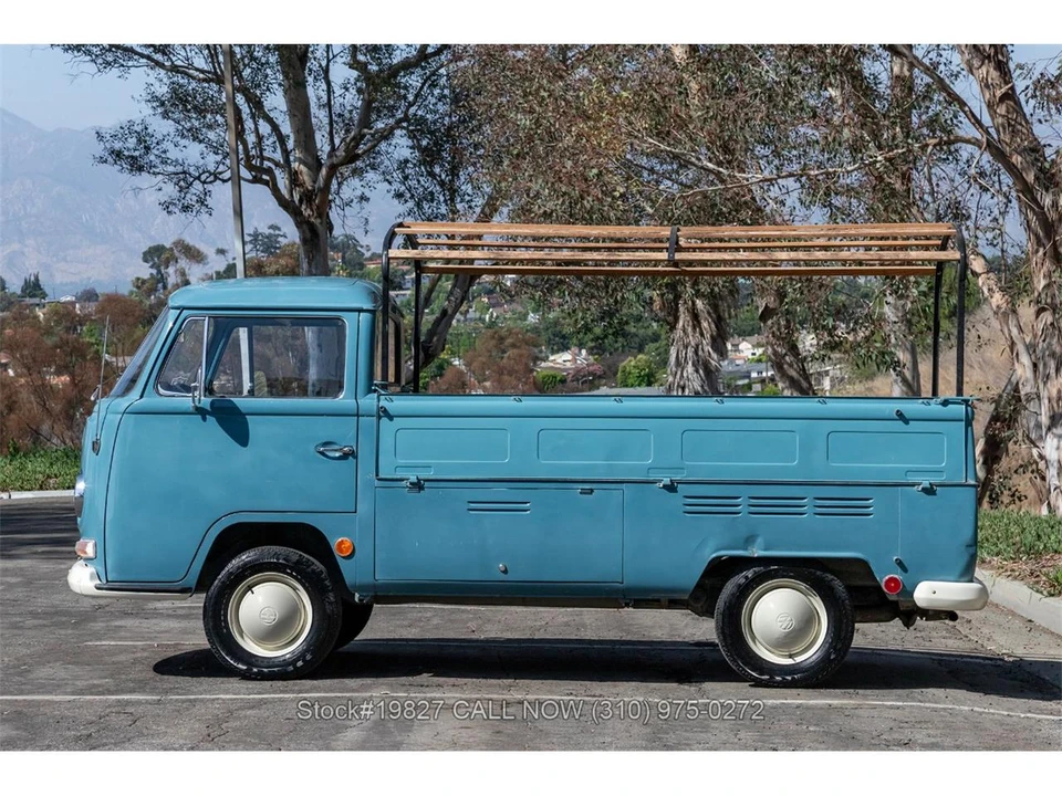 1968 Volkswagen Bay-Window Bus - Image 12 of 31