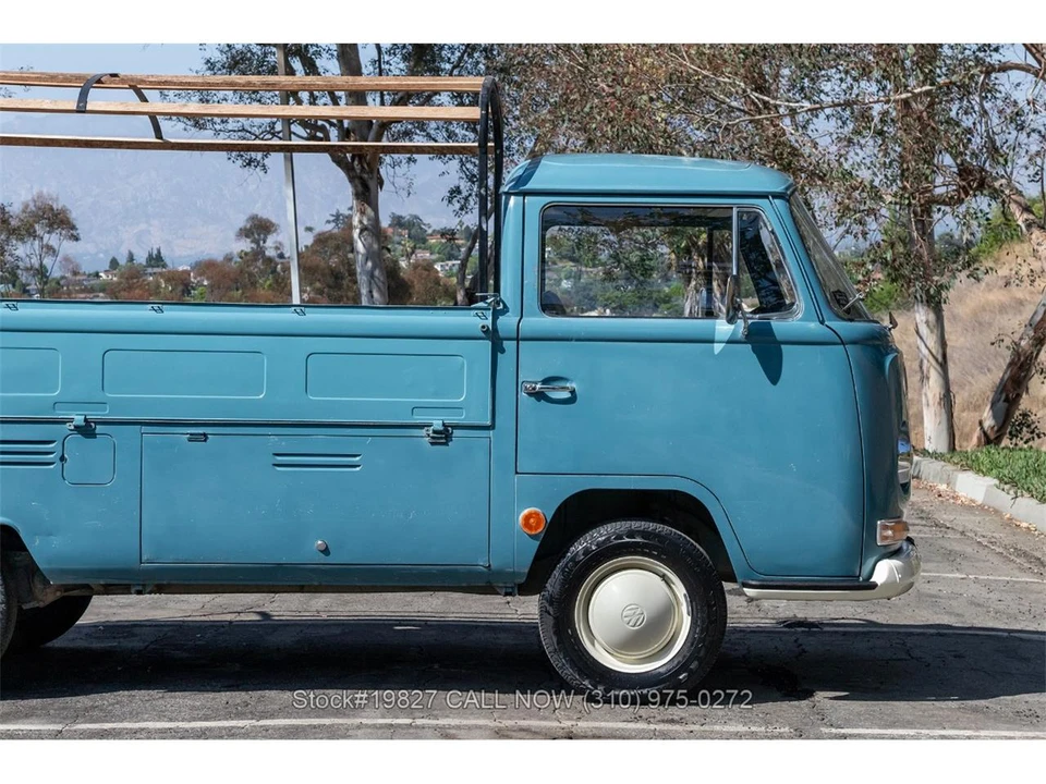 1968 Volkswagen Bay-Window Bus - Image 20 of 31