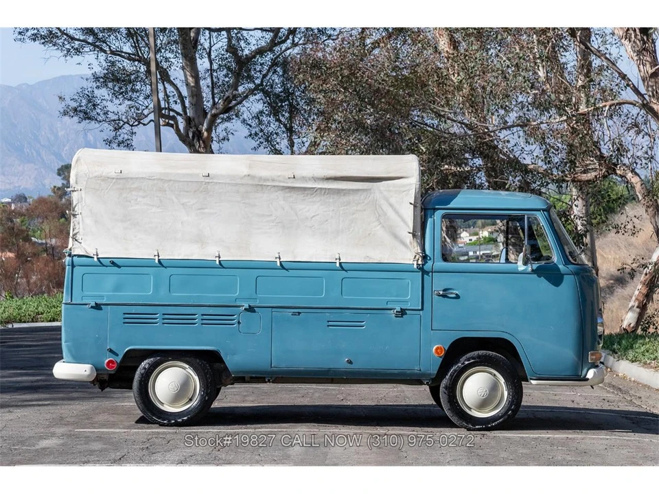 1968 Volkswagen Bay-Window Bus - Image 14 of 31