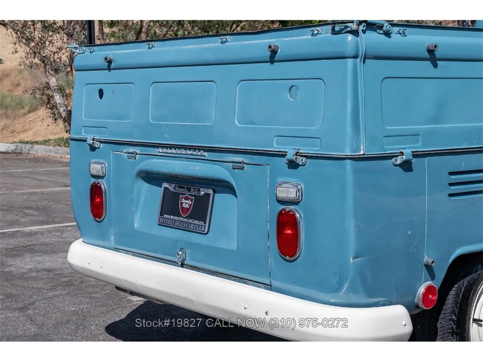 1968 Volkswagen Bay-Window Bus - Image 6 of 31