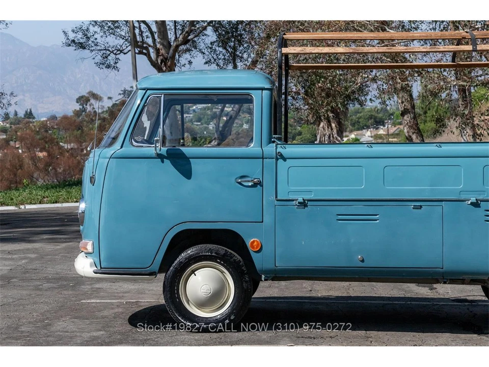 1968 Volkswagen Bay-Window Bus - Image 22 of 31