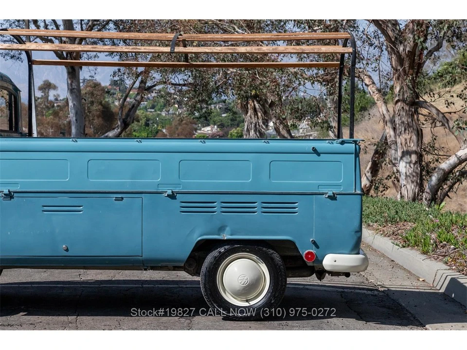 1968 Volkswagen Bay-Window Bus - Image 23 of 31
