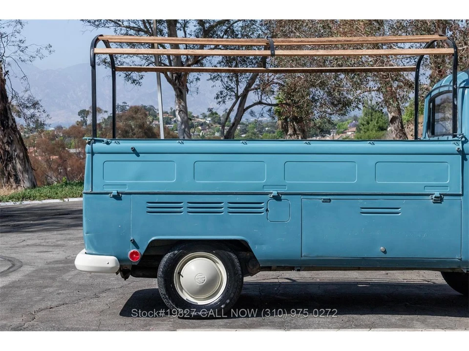 1968 Volkswagen Bay-Window Bus - Image 21 of 31
