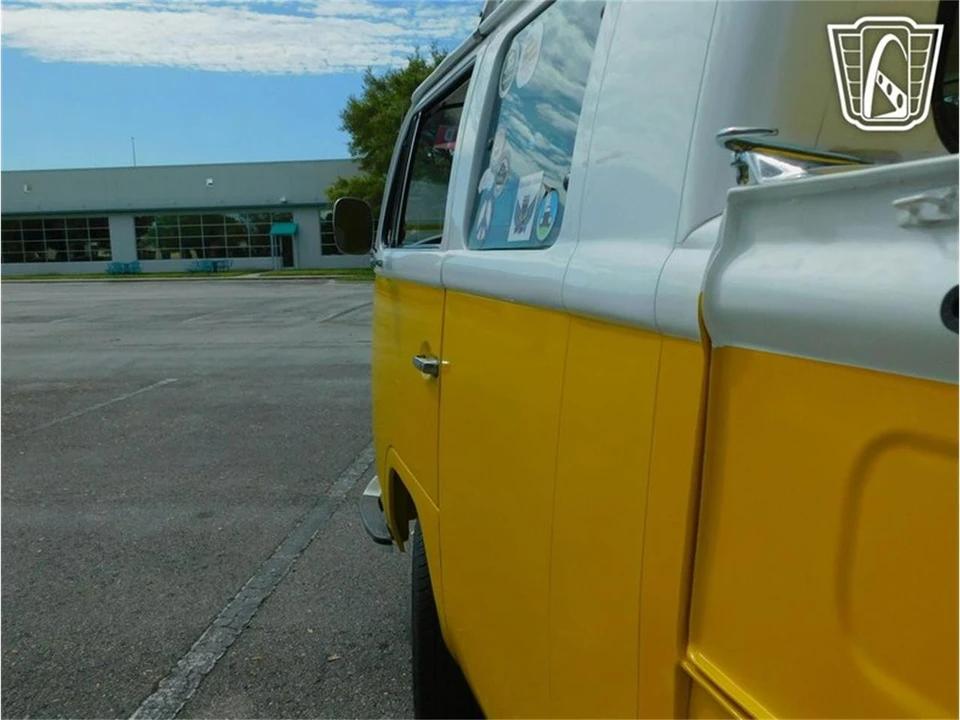 1968 Volkswagen Type 2 - Image 25 of 31