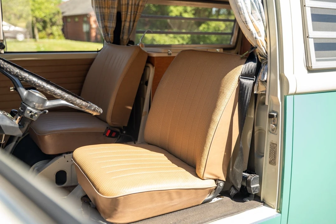 1968 Volkswagen Bay-Window Camper - Image 10 of 31