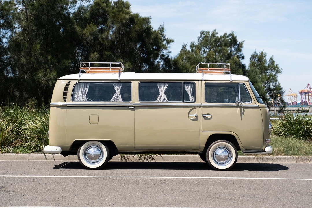 1968 Volkswagen Bay-Window Bus - Image 15 of 31