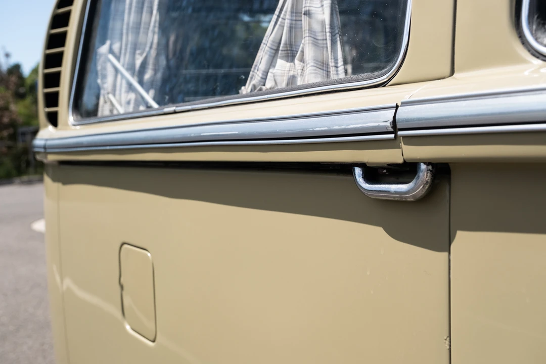 1968 Volkswagen Bay-Window Bus - Image 28 of 31