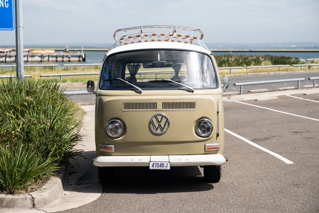 1968 Volkswagen Bay-Window Bus - Image 10 of 31
