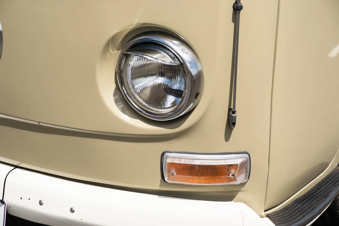 1968 Volkswagen Bay-Window Bus - Image 23 of 31