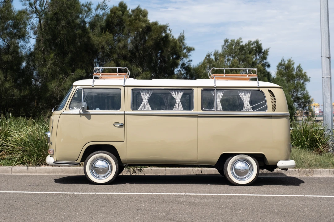 1968 Volkswagen Bay-Window Bus - Image 12 of 31