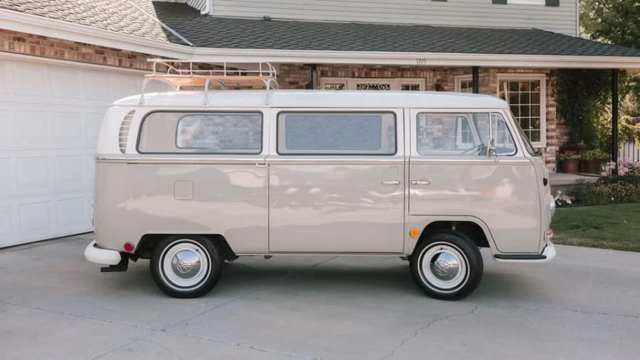 1968 Volkswagen Bay-Window Bus - Image 2 of 30