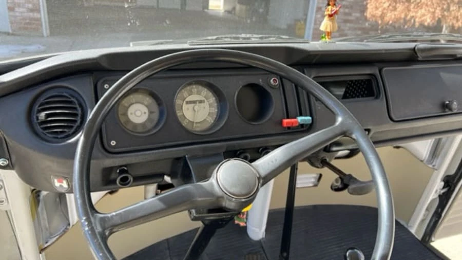 1968 Volkswagen Bay-Window Bus - Image 27 of 30