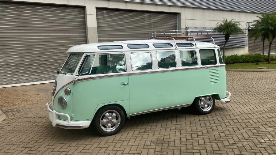 1968 Volkswagen Bay-Window Bus - Image 24 of 31