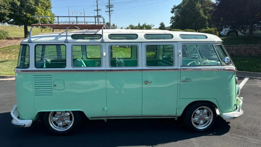 1968 Volkswagen Bay-Window Bus - Image 2 of 31