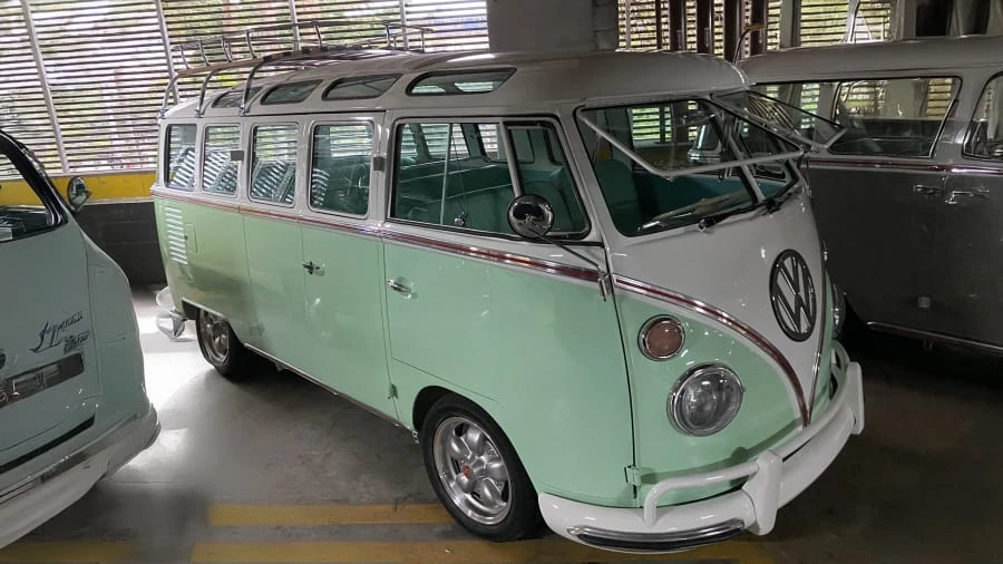 1968 Volkswagen Bay-Window Bus - Image 25 of 31