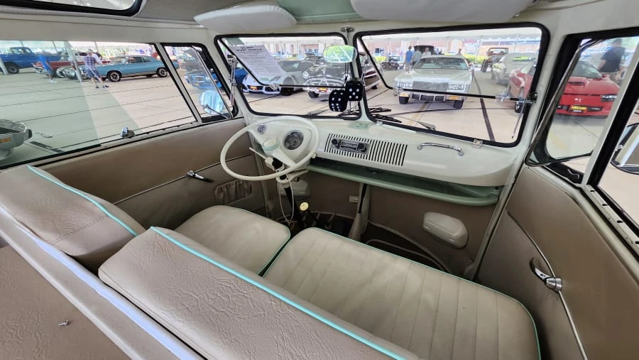 1968 Volkswagen Bay-Window Bus - Image 4 of 7