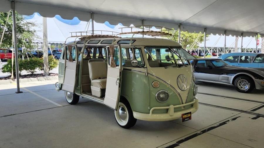 1968 Volkswagen Bay-Window Bus - Image 3 of 7