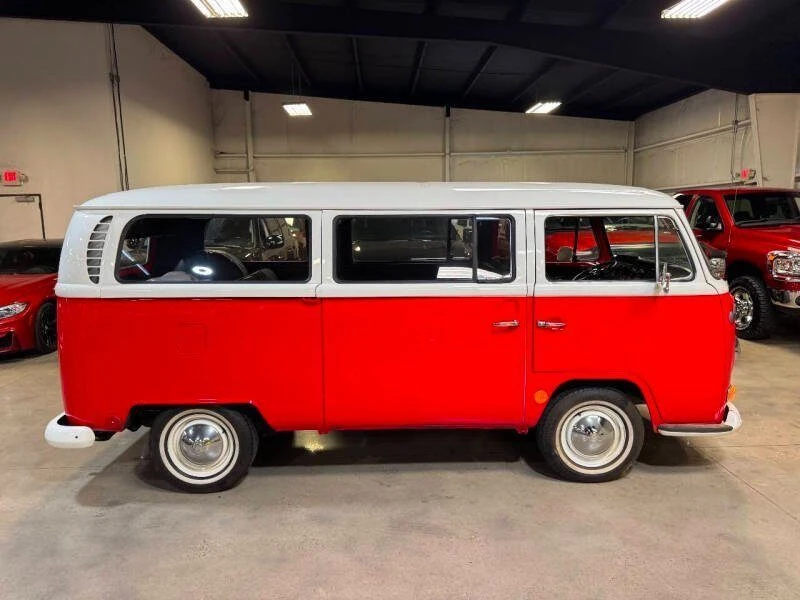 1968 Volkswagen Bay-Window Bus - Image 18 of 20