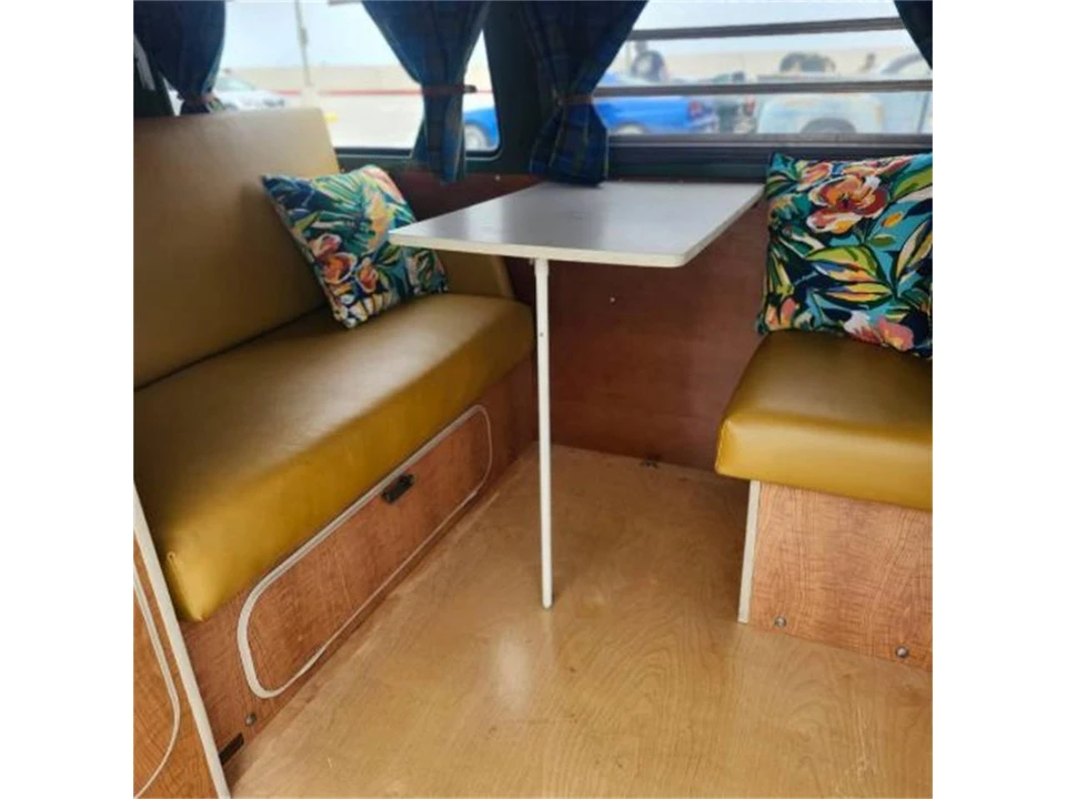 1968 Volkswagen Bay-Window Camper - Image 6 of 11